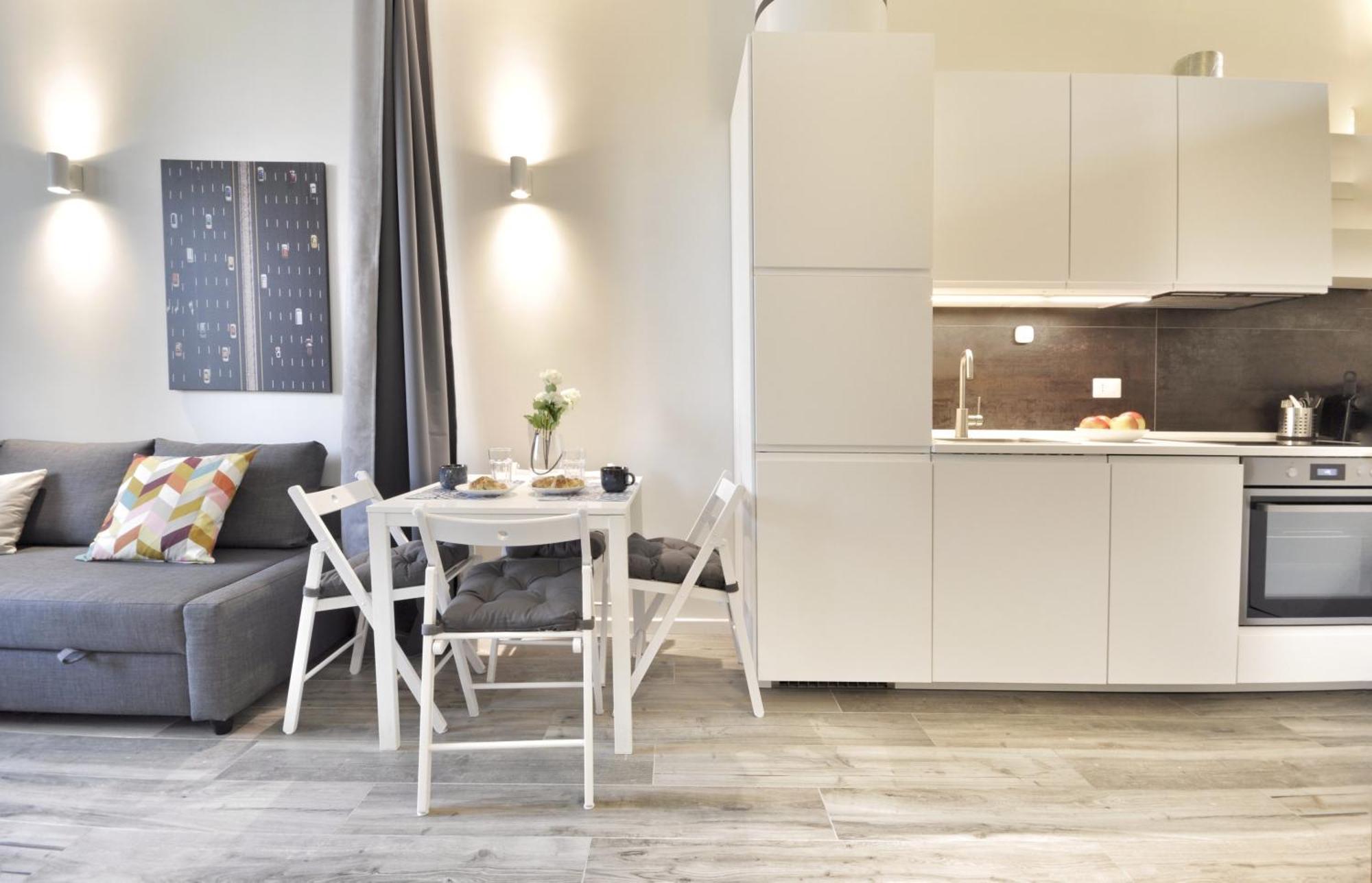 Ihost - Adriatico 6 Mailand